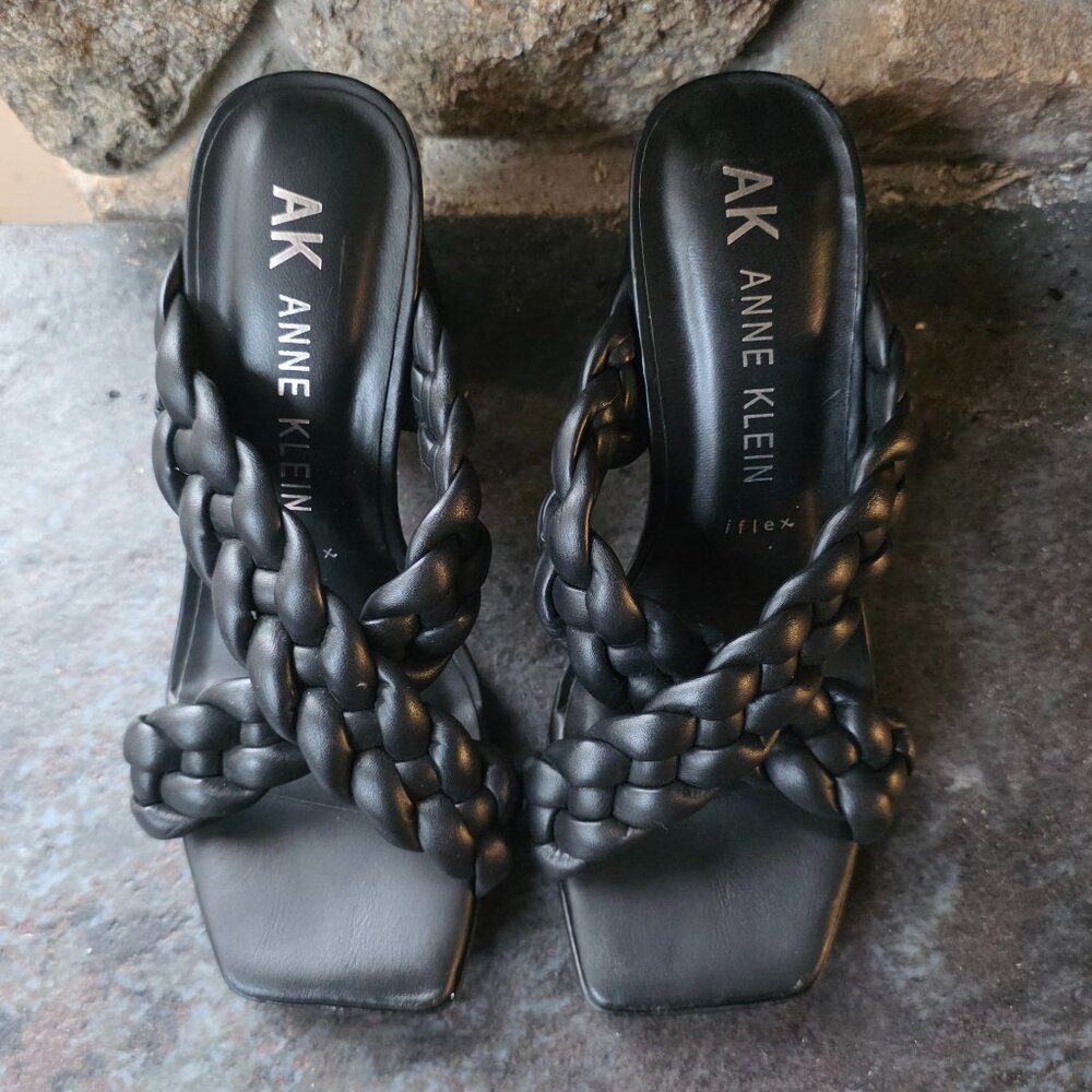 NWOT Anne Klein Black Braided Platform Heels Size 6.5B